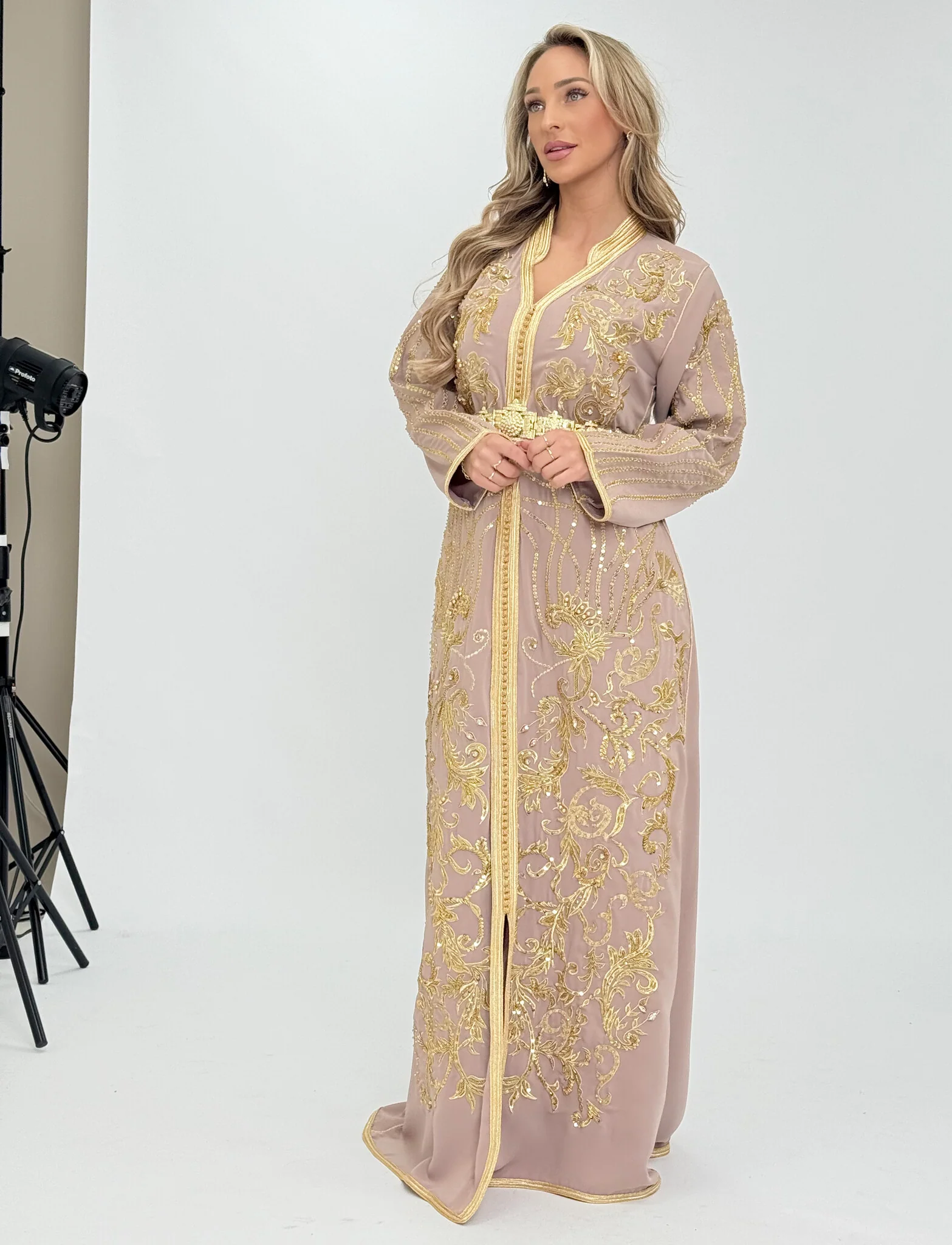 Caftan Liyana Nude - Image 6