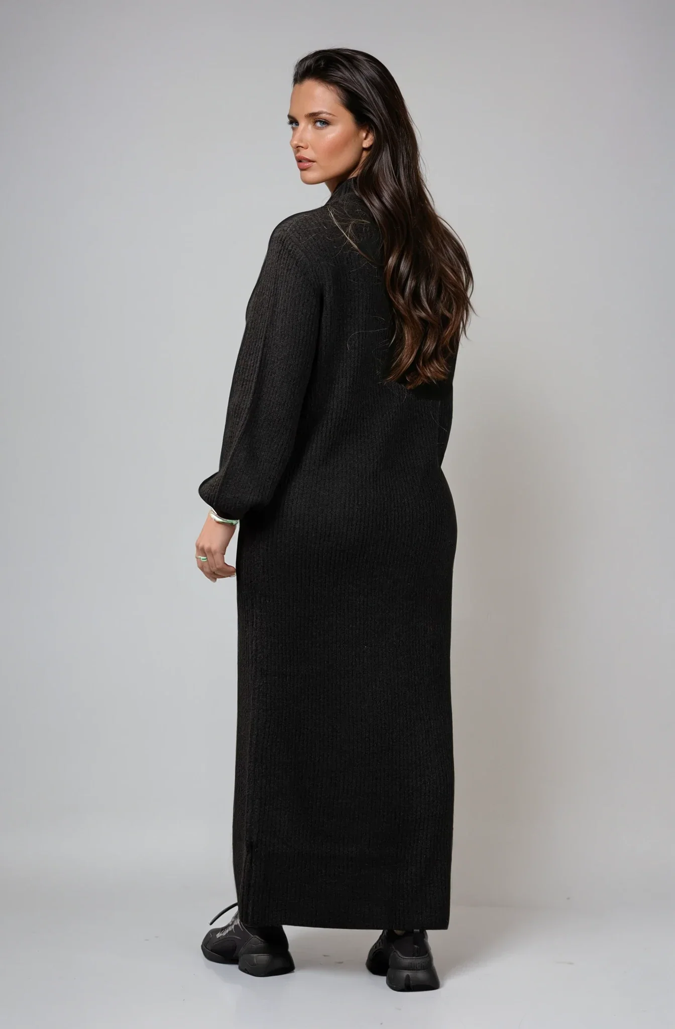 Naomi Black - Image 2