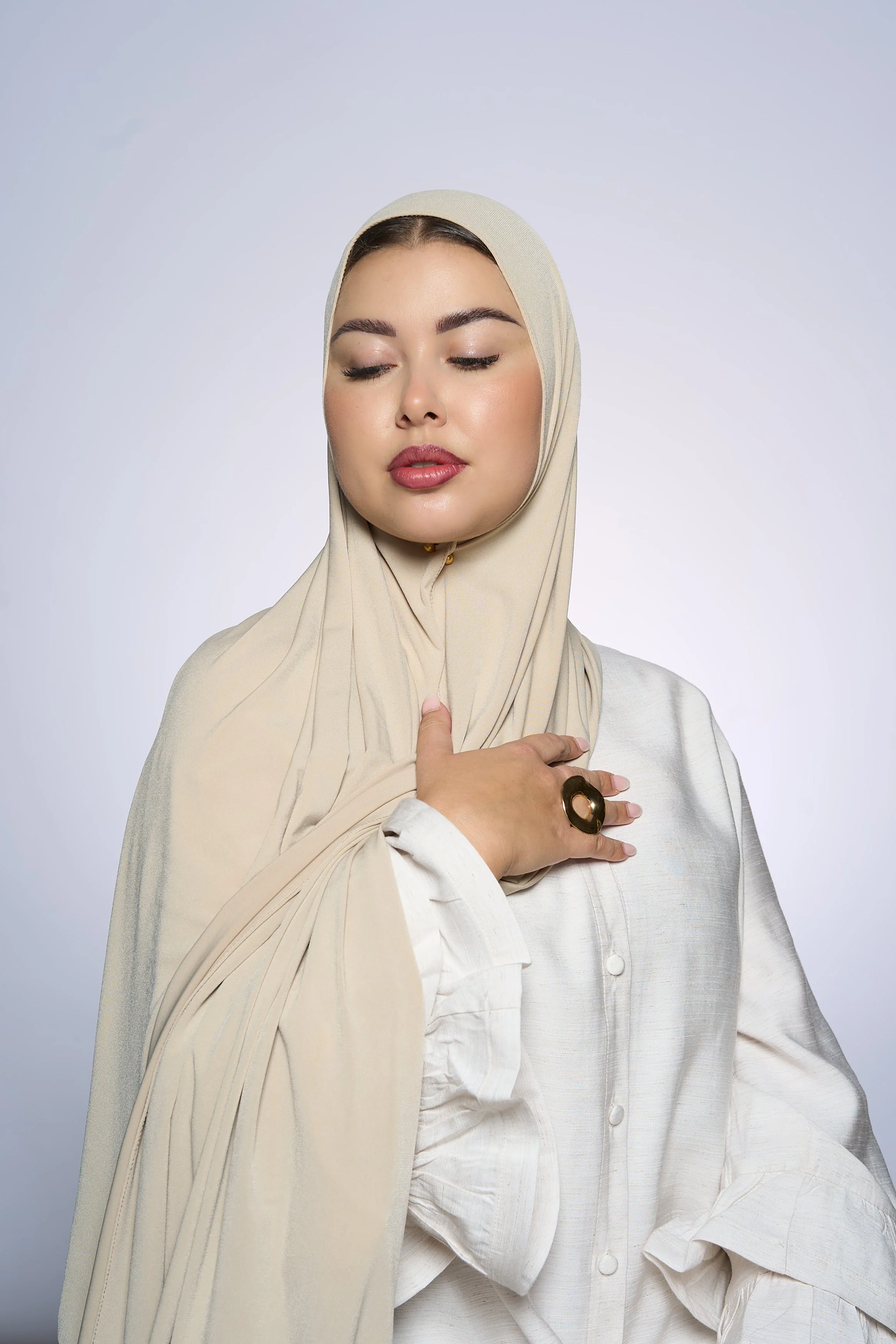 Premium Jersey Hijab Fin -  Ecru - Image 3
