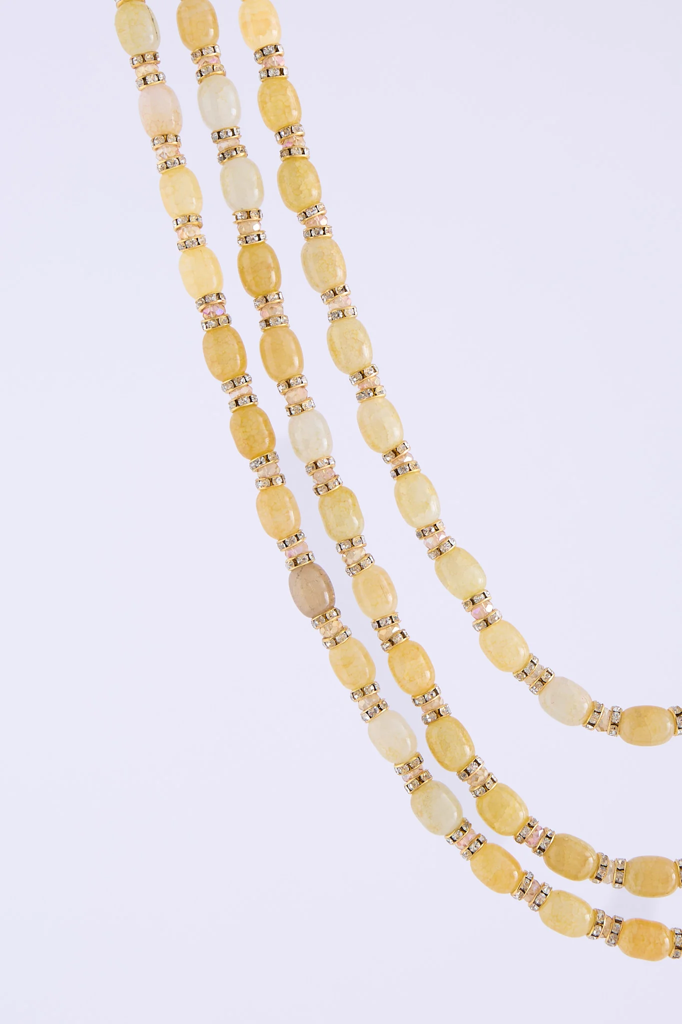 Shoulder necklace gold